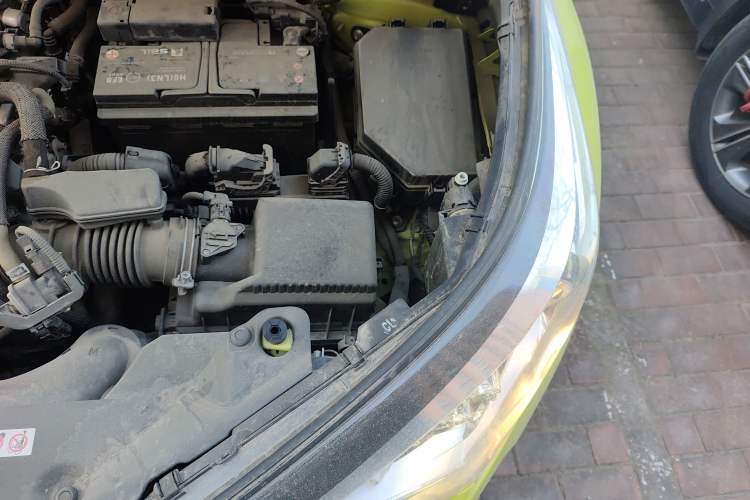 Used Toyota C-HR 2018 2.0L Leading Edition China V-standard Engine Bay Left
