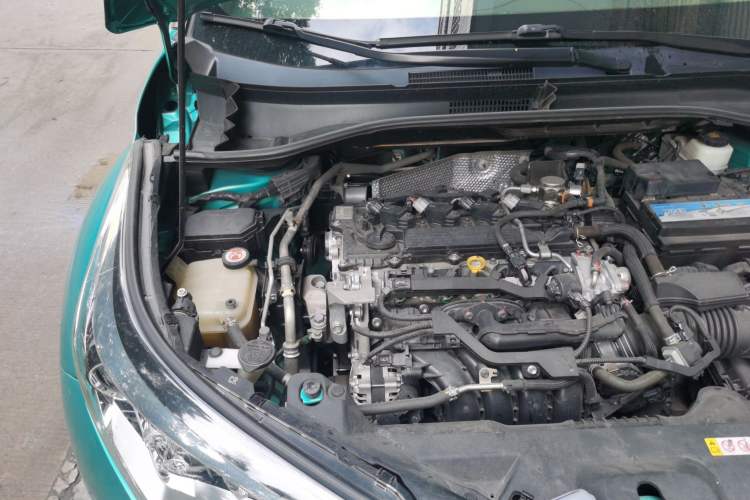 Used Toyota C-HR 2018 2.0L Leading Edition China VI Engine Bay Right