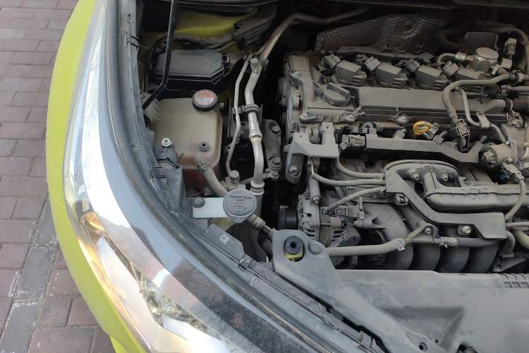 Used Toyota C-HR 2018 2.0L Leading Edition China V-standard Engine Bay Right