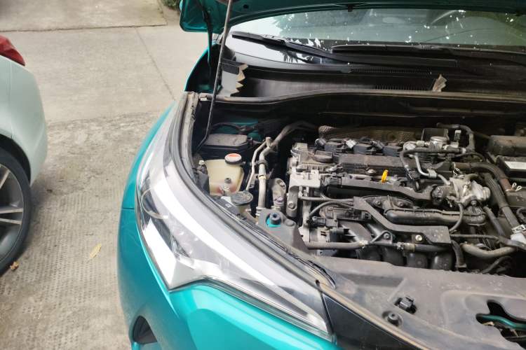 Used Toyota C-HR 2018 2.0L Elite Edition China V standard Engine Bay Right