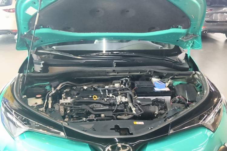 Used Toyota C-HR 2018 2.0L Leading Edition China VI Engine Bay