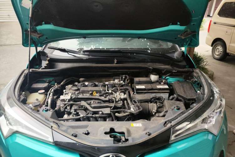 Used Toyota C-HR 2018 2.0L Elite Edition China V standard Engine Bay