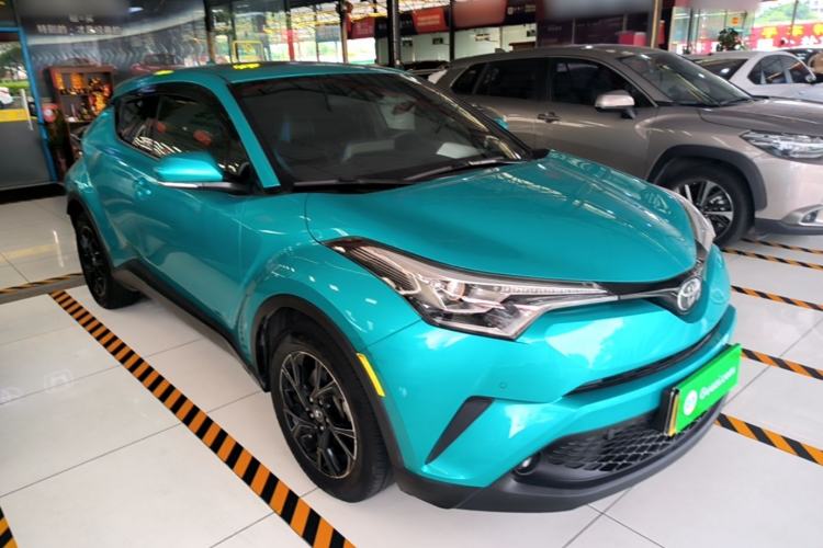 Used Toyota C-HR 2018 2.0L Luxury Sunroof Version China VI Standard Exterior 1