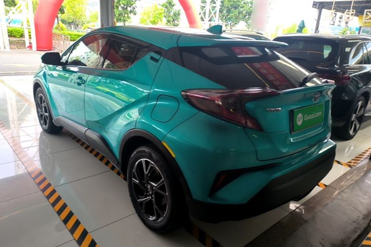 Used Toyota C-HR 2018 2.0L Luxury Sunroof Version China VI Standard Exterior 2