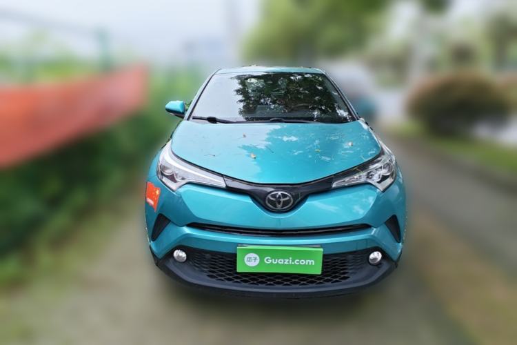 Used Toyota C-HR 2018 2.0L Leading with Sunroof China VI Standard Front