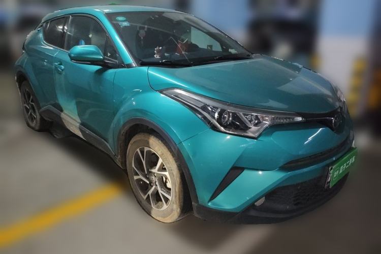Used Toyota C-HR 2018 2.0L Leading Edition China V-standard Front Right 45 Deg