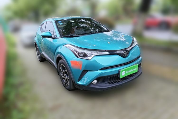 Used Toyota C-HR 2018 2.0L Leading with Sunroof China VI Standard Front Right 45 Deg