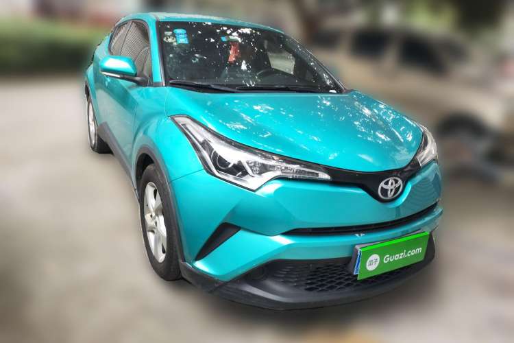 Used Toyota C-HR 2018 2.0L Elite Edition China V standard Front Right 45 Deg