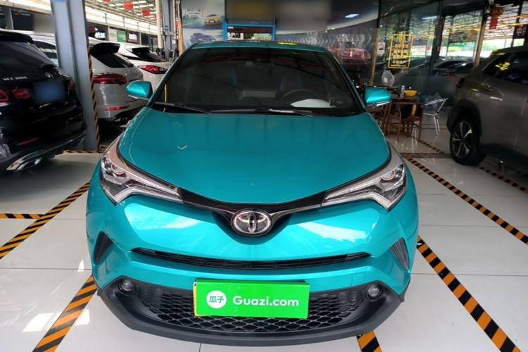 Used Toyota C-HR 2018 2.0L Luxury Sunroof Version China VI Standard Front