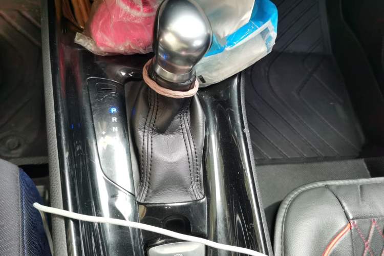 Used Toyota C-HR 2018 2.0L Leading Edition China VI Gear Lever