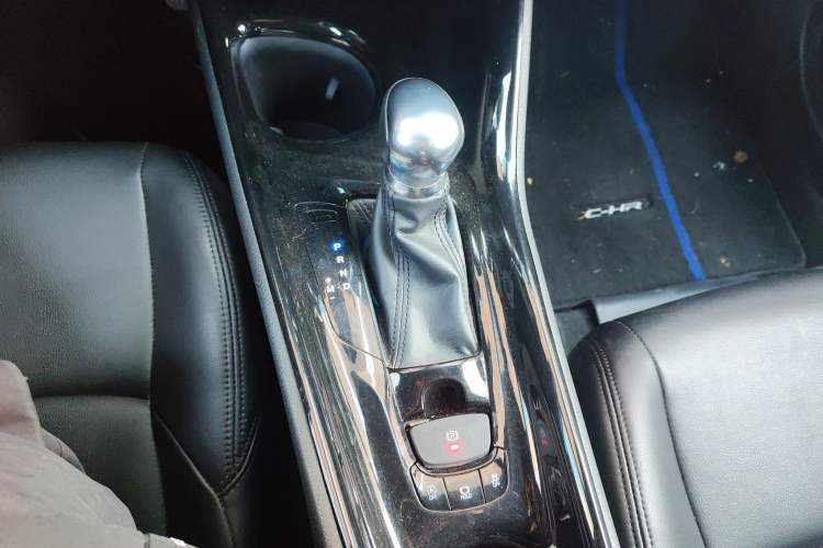 Used Toyota C-HR 2018 2.0L Leading Edition China V-standard Gear Lever