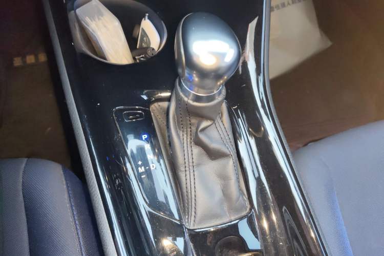 Used Toyota C-HR 2018 2.0L Luxury Edition China V Standard Gear Lever