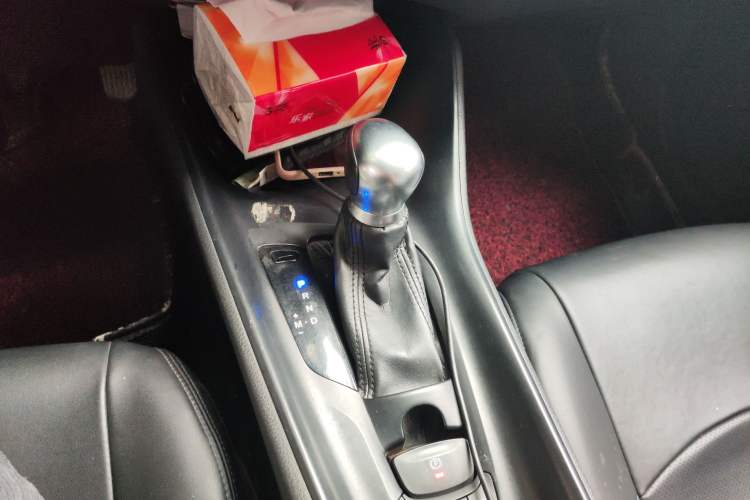 Used Toyota C-HR 2018 2.0L Elite Edition China V standard Gear Lever