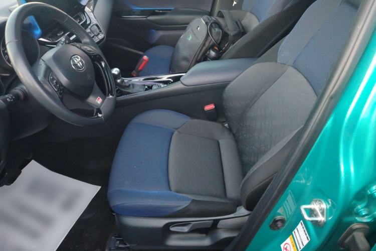 Used Toyota C-HR 2018 2.0L Luxury Sunroof Version China V Emission Standard Left Front Seat