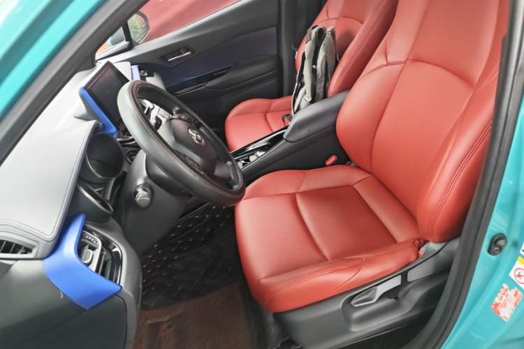 Used Toyota C-HR 2018 2.0L Leading with Sunroof China VI Standard Left Front Seat