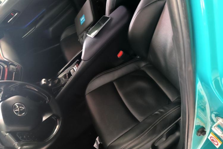 Used Toyota C-HR 2018 2.0L Luxury Sunroof Version China VI Standard Left Front Seat