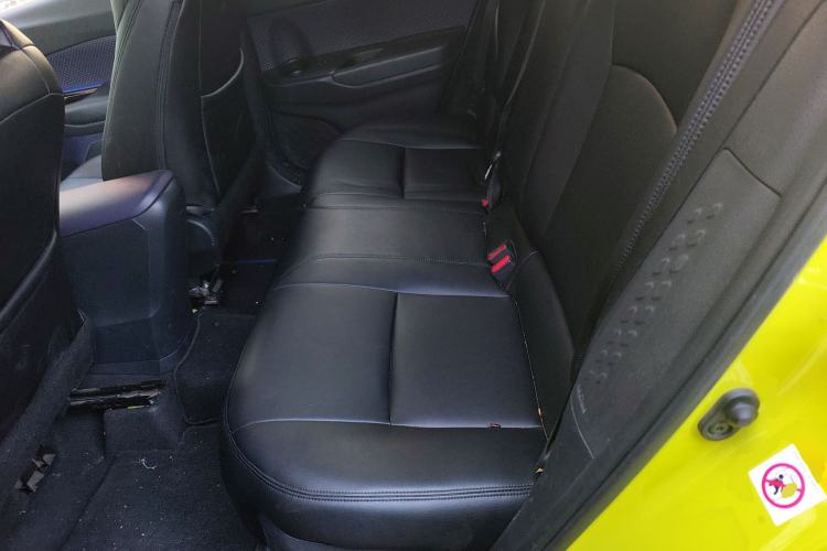 Used Toyota C-HR 2018 2.0L Leading Edition China V-standard Left Rear Seat