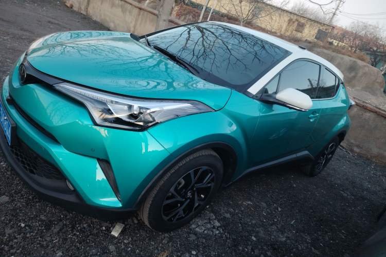Used Toyota C-HR 2018 2.0L Luxury Sunroof Version China V Emission Standard Left Side