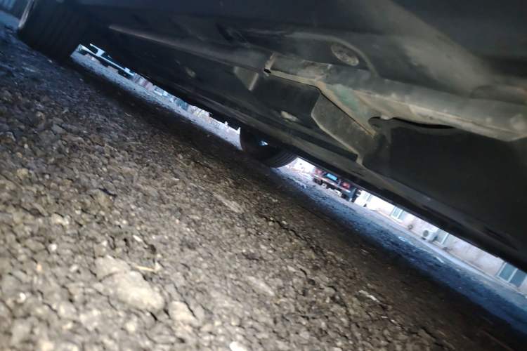 Used Toyota C-HR 2018 2.0L Luxury Sunroof Version China V Emission Standard Left Side Sill