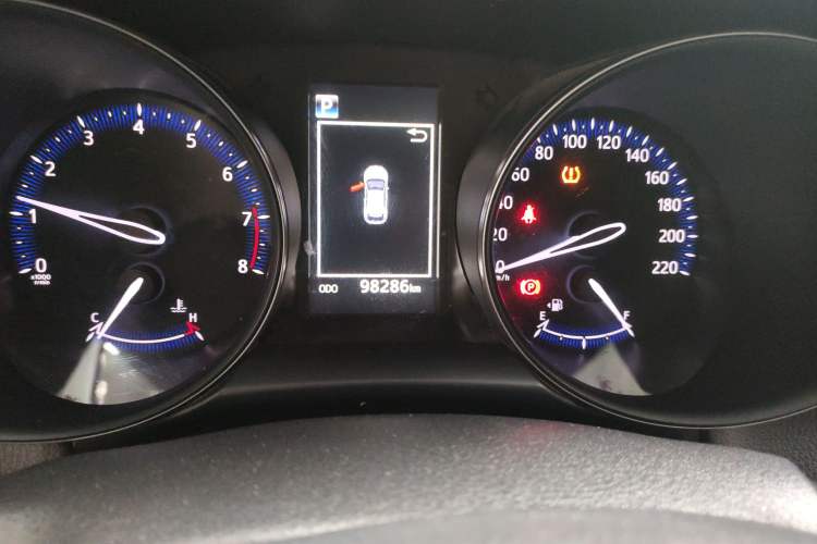 Used Toyota C-HR 2018 2.0L Elite Edition China V standard Odometer Close Up