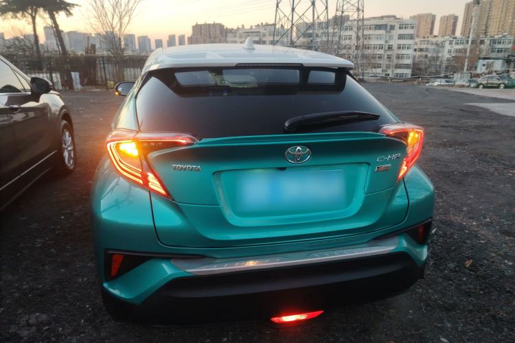 Used Toyota C-HR 2018 2.0L Luxury Sunroof Version China V Emission Standard Rear