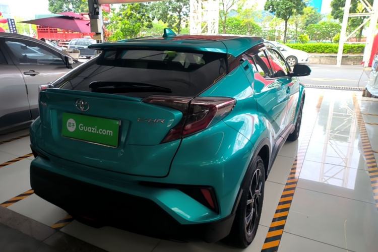 Used Toyota C-HR 2018 2.0L Luxury Sunroof Version China VI Standard Rear Right 45 Deg