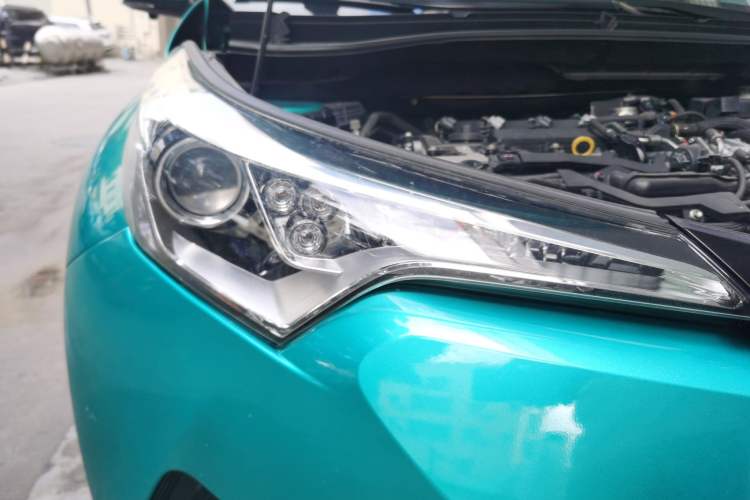 Used Toyota C-HR 2018 2.0L Leading Edition China VI Right Front Headlight