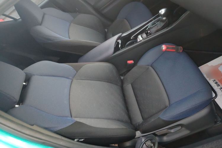 Used Toyota C-HR 2018 2.0L Luxury Sunroof Version China V Emission Standard Right Front Seat