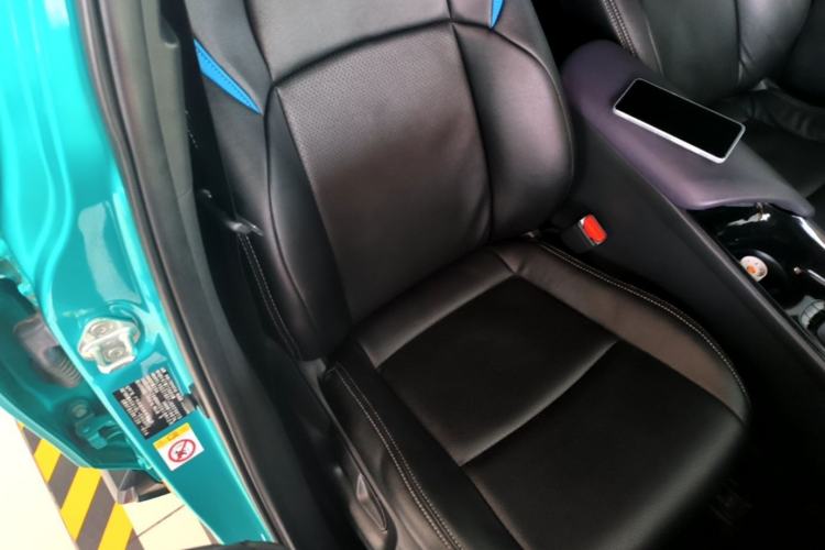 Used Toyota C-HR 2018 2.0L Luxury Sunroof Version China VI Standard Right Front Seat