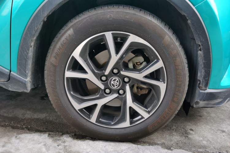 Used Toyota C-HR 2018 2.0L Leading Edition China VI Right Front Wheel Hub