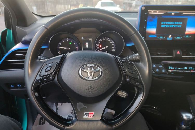 Used Toyota C-HR 2018 2.0L Luxury Sunroof Version China V Emission Standard Steering Wheel