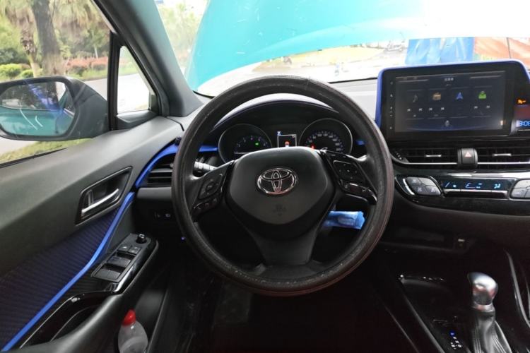 Used Toyota C-HR 2018 2.0L Leading with Sunroof China VI Standard Steering Wheel