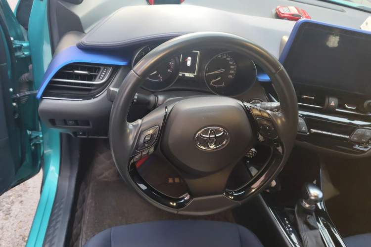 Used Toyota C-HR 2018 2.0L Luxury Edition China V Standard Steering Wheel