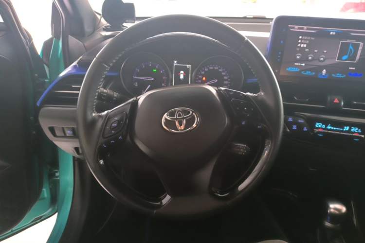 Used Toyota C-HR 2018 2.0L Luxury Sunroof Version China VI Standard Steering Wheel