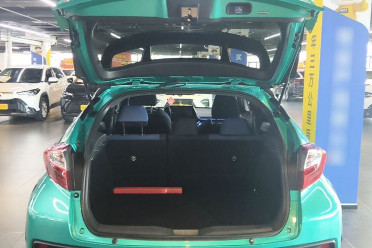 Used Toyota C-HR 2018 2.0L Leading Edition China VI Trunk