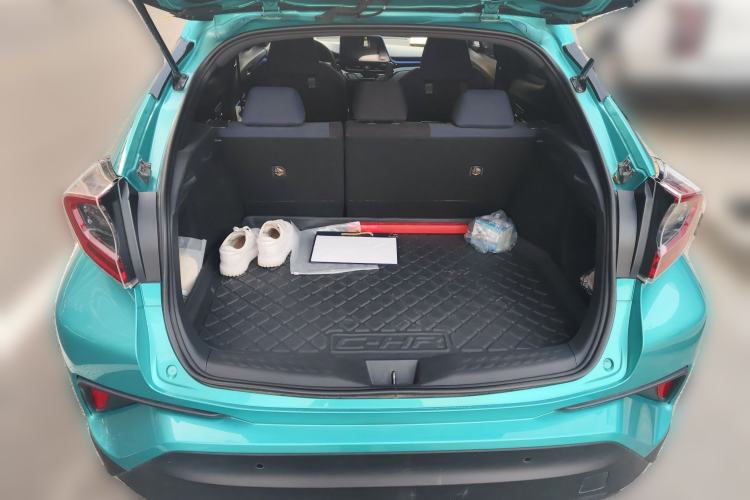 Used Toyota C-HR 2018 2.0L Luxury Edition China V Standard Trunk