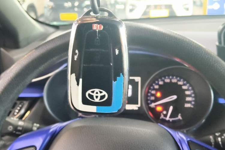Used Toyota C-HR 2018 2.0L Leading Edition China VI Vehicle Key