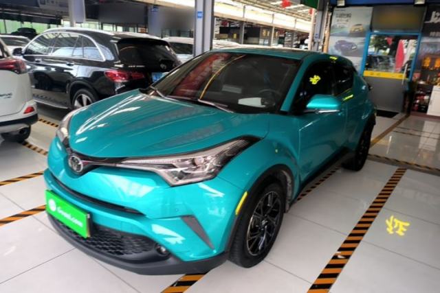 Used Toyota C-HR 2018 2.0L Luxury Sunroof Version China VI Standard