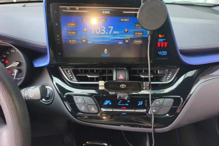 Used Toyota C-HR 2018 2.0L Leading with Sunroof China VI Standard Audio And AC Panel