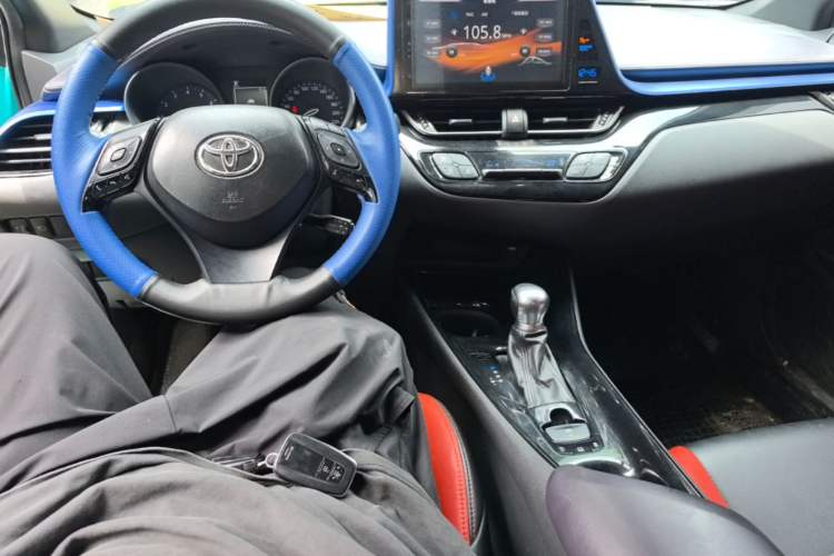 Used Toyota C-HR 2018 2.0L Leading Edition China V-standard Center Console