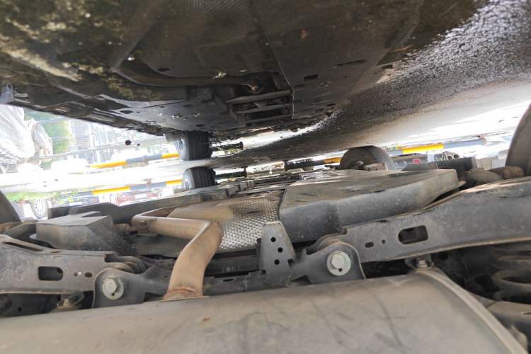 Used Toyota C-HR 2018 2.0L Leading Edition China V-standard Chassis Rear