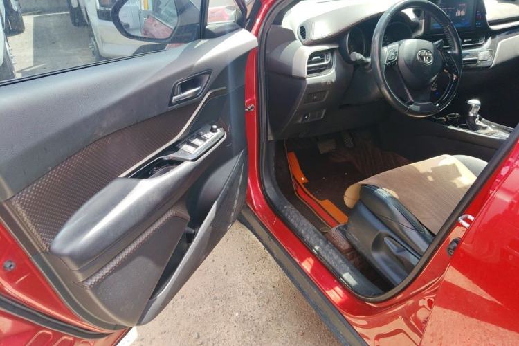 Used Toyota C-HR 2018 2.0L Flagship Version China V Standard Driver Seat