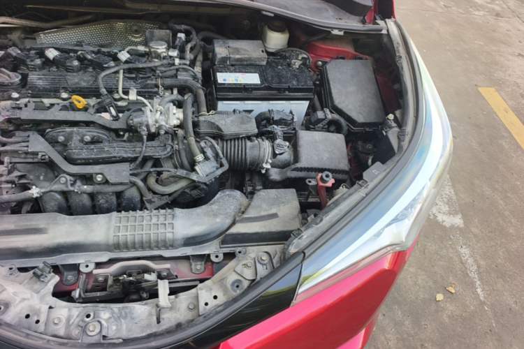 Used Toyota C-HR 2018 2.0L Leading with Sunroof China VI Standard Engine Bay Left