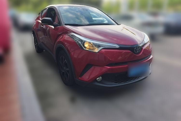 Used Toyota C-HR 2018 2.0L Leading with Sunroof China VI Standard Front Right 45 Deg