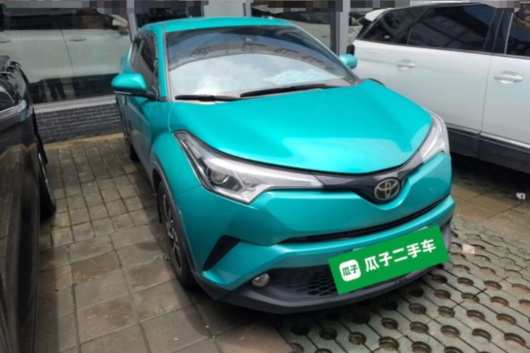 Used Toyota C-HR 2018 2.0L Leading Edition China V-standard Front Right 45 Deg