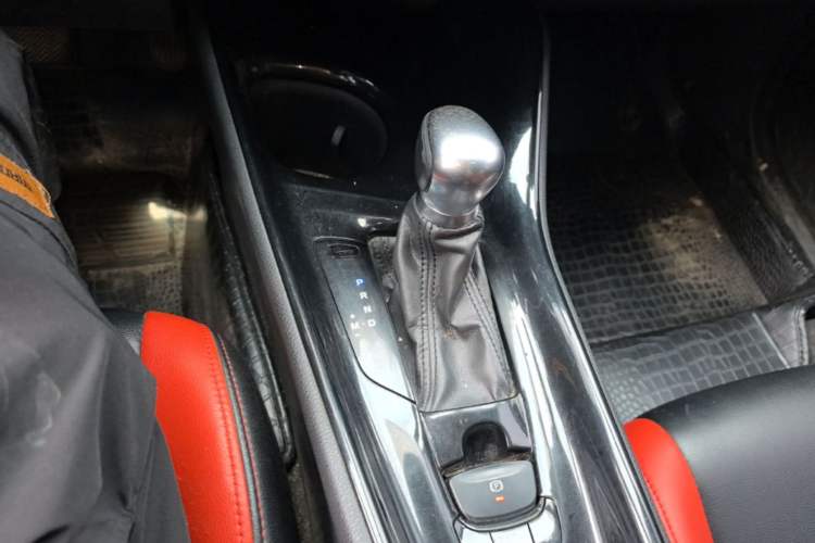 Used Toyota C-HR 2018 2.0L Leading Edition China V-standard Gear Lever