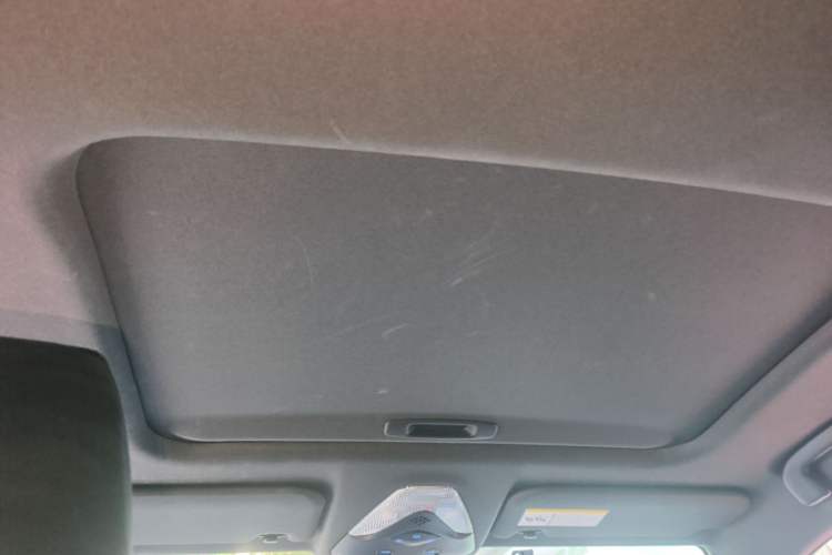 Used Toyota C-HR 2018 2.0L Leading with Sunroof China VI Standard Headliner