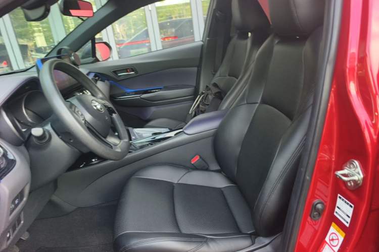 Used Toyota C-HR 2018 2.0L Leading with Sunroof China VI Standard Left Front Seat