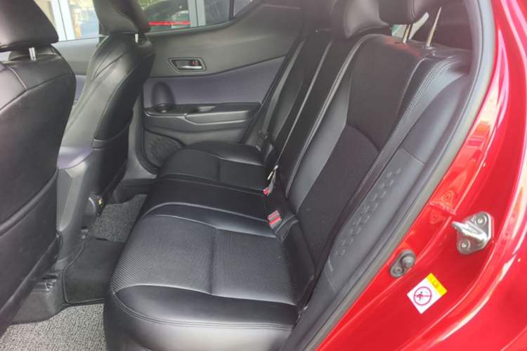 Used Toyota C-HR 2018 2.0L Leading with Sunroof China VI Standard Left Rear Seat
