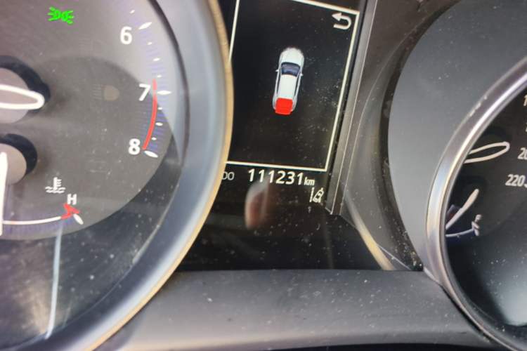 Used Toyota C-HR 2018 2.0L Leading with Sunroof China VI Standard Odometer Close Up